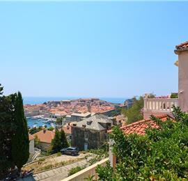 2-Bedroom Sea view Apartment with jacuzzi and Dubrovnik old town views, Sleeps 4